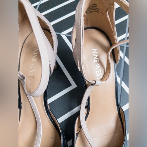 Nine West Size 5 Black & Beige Shoes - Picture 2 of 3